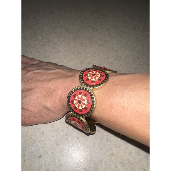 LUCKY BRAND COUTURE SUZANI CIRCLE RED ENAMEL GOLDEN METAL LARGE BANGLE BRACELET - Picture 10 of 10